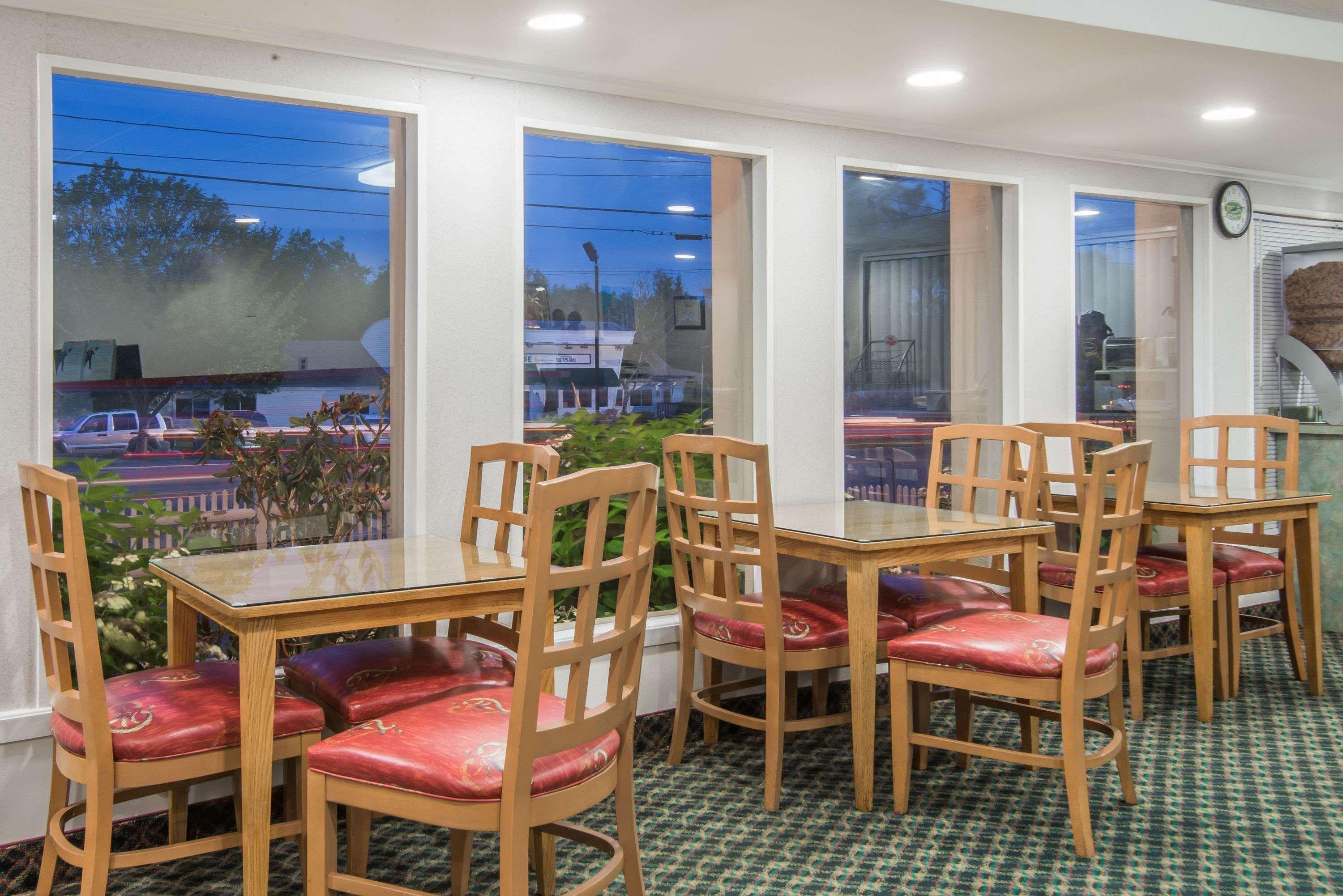 Relax Inn Cape Cod West Yarmouth Hyannis Exterior photo